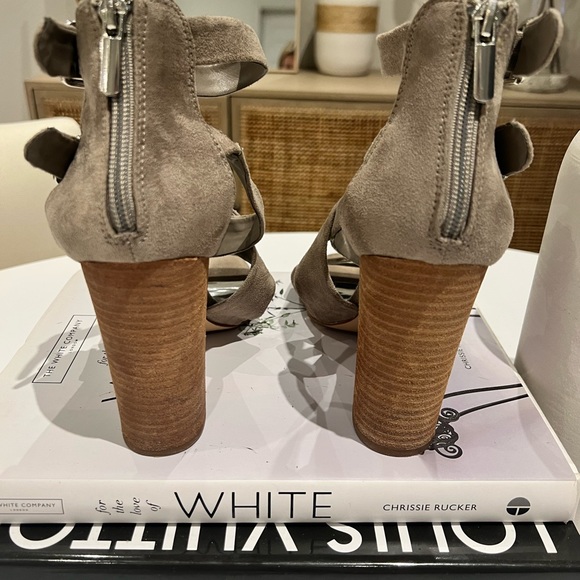 Carlos Santana Heels - Laura - Picture 6 of 9